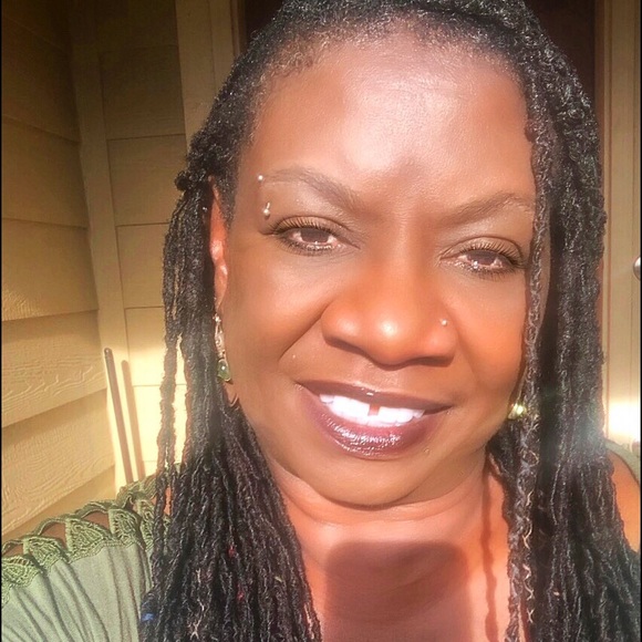 Meet your Posher, Jacqueline - Picture 1 of 1